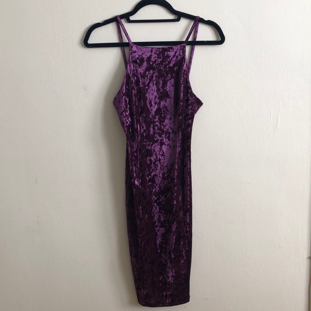 ❌ SOLD ❌ Forever 21 • Purple Crushed Velvet Bodycon Midi Dress - Picture 2 of 4